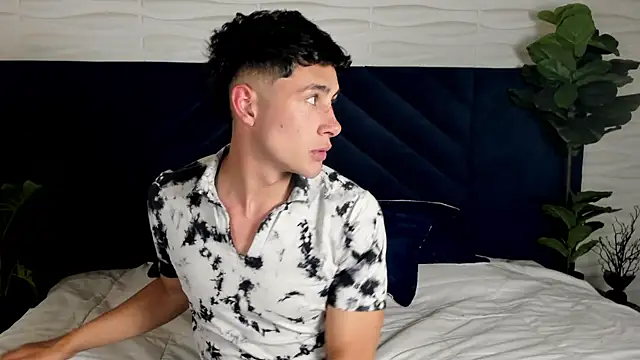 Snapshot of AustinJones_ chatting on 11-17-25, 07:41 AustinJones online show from 11-17-25, 07:41