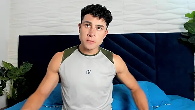 Snapshot of AustinJones_ chatting on 12-03-25, 07:12 AustinJones online show from 12-03-25, 07:12