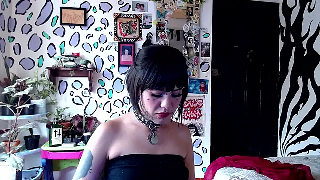 MistressMariam  online show from 09-26-25, 04:00