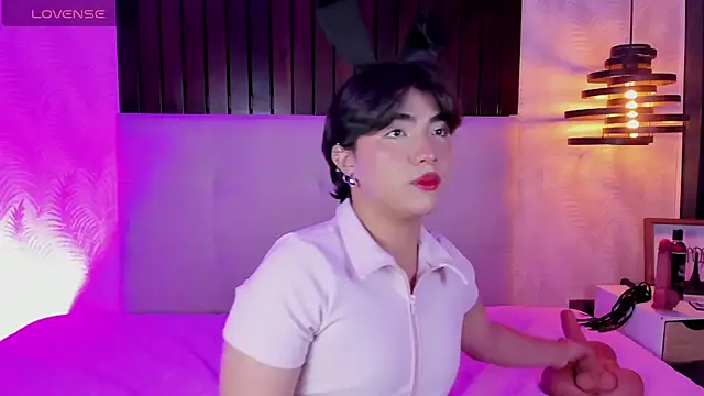 Creamy Angelo online show from 10-23-25, 08:40