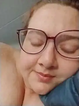 XEmoxkittyx online show from 03-17-26, 07:44