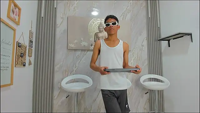 BEAUTY BOYS1 online show from 01-15-26, 07:24