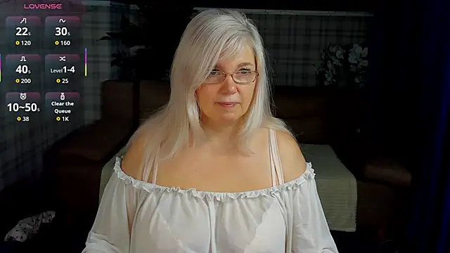 Snapshot of Hella_Fabel chatting on 03-06-26, 01:13 Hella Fabel online show from 03-06-26, 01:13