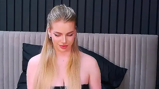 Snapshot of MilanaCeleste chatting on 11-27-25, 06:10 MilanaCeleste online show from 11-27-25, 06:10