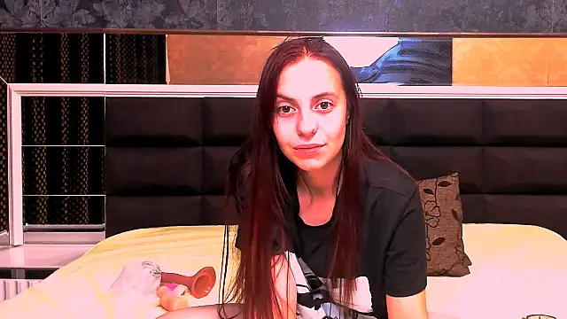 MillieTinny online show from 10-26-25, 05:52