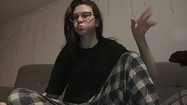 LaVostraDorothy online show from 04-20-26, 08:32