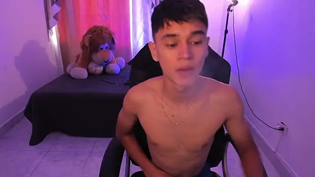 Aron Boyy online show from 04-04-26, 08:28