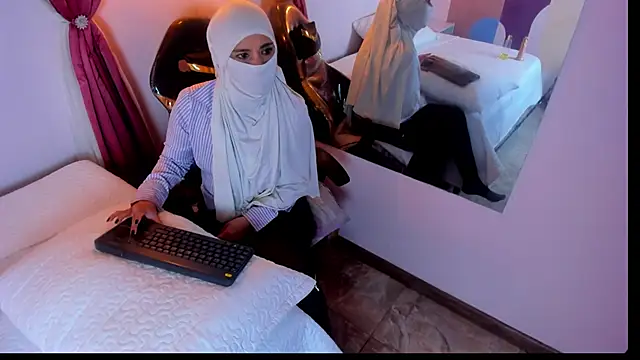 Snapshot of DaliaRahal chatting on 03-07-26, 01:41 DaliaRahal online show from 03-07-26, 01:41