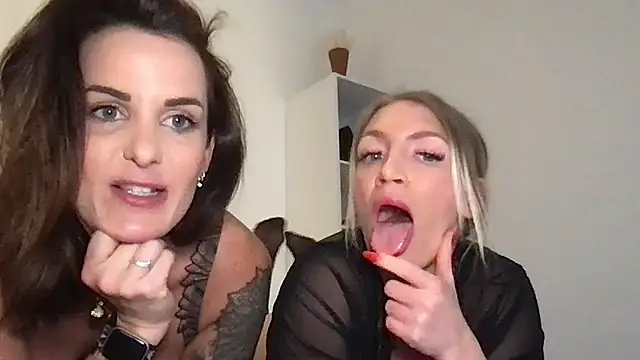 AmyStone   online show from 03-04-26, 05:19