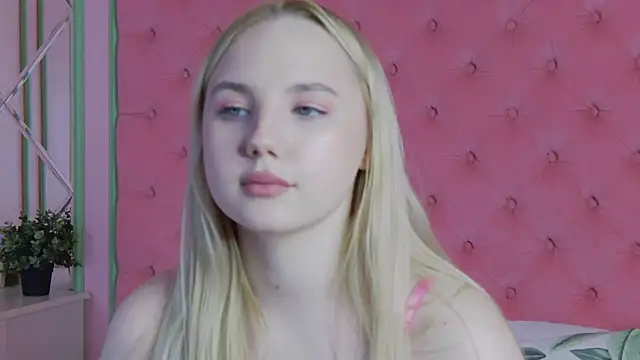 Sky Cutie online show from 04-11-26, 07:45