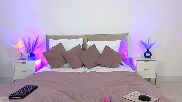 Snapshot of Jules_night chatting on 11-09-25, 09:13 Jules night online show from 11-09-25, 09:13