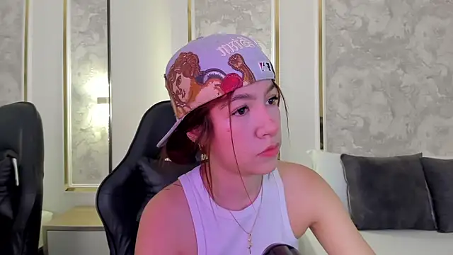 doll eyees  online show from 09-23-25, 02:14