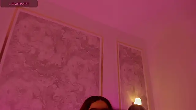 doll eyees  online show from 10-18-25, 02:36