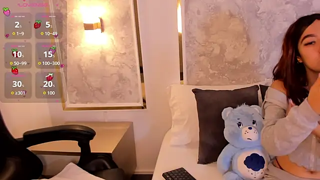 doll eyees  online show from 12-05-25, 02:20