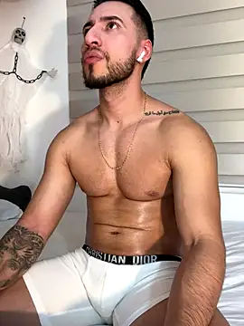 Snapshot of Thiago_Hill chatting on 10-26-25, 05:41 Thiago Hill online show from 10-26-25, 05:41