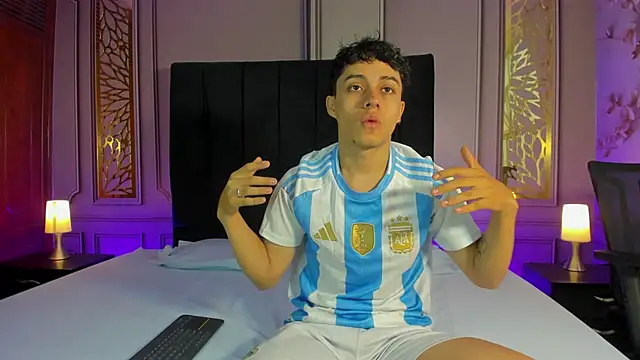 Dani rivass online show from 11-10-25, 11:42