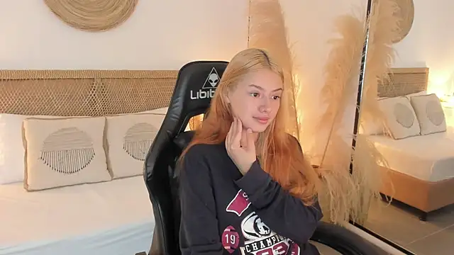 daniand  online show from 09-22-25, 11:45