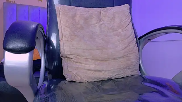 Nascary Fox online show from 07-28-26, 02:13