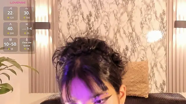 ChloeeMason online show from 11-14-25, 10:58