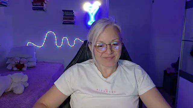 Linsy Kim online show from 04-19-26, 06:10