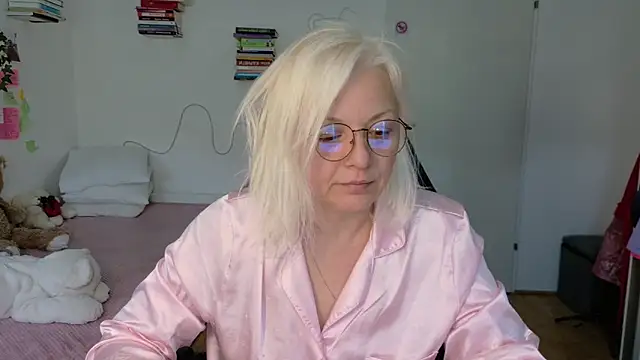 Linsy Kim online show from 04-25-26, 09:12