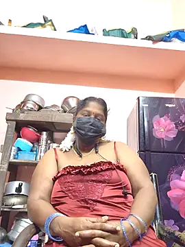 Snapshot of bakyasree143 chatting on 10-18-25, 12:57 bakyasree143 online show from 10-18-25, 12:57