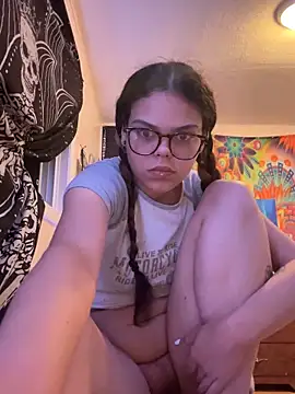 Snapshot of kykyloves chatting on 09-15-25, 02:44 kykyloves online show from 09-15-25, 02:44