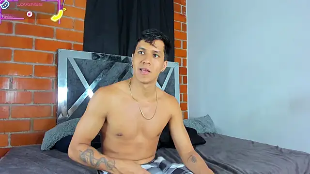 Snapshot of Robertmiller21 chatting on 02-06-26, 01:43 Robertmiller21 online show from 02-06-26, 01:43