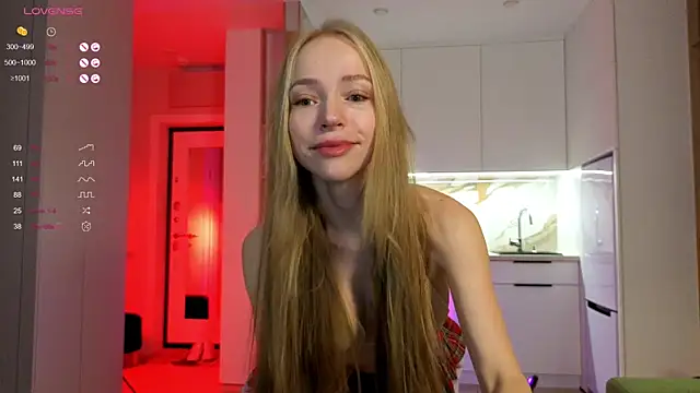 Snapshot of BritaKiss chatting on 10-13-25, 02:22 BritaKiss online show from 10-13-25, 02:22