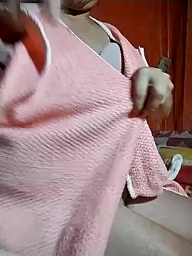 Snapshot of venu00 chatting on 11-28-25, 12:30 venu00 online show from 11-28-25, 12:30