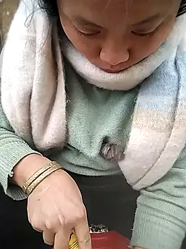 Snapshot of venu00 chatting on 12-15-25, 06:06 venu00 online show from 12-15-25, 06:06