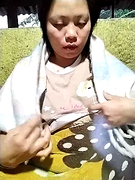 Snapshot of venu00 chatting on 12-15-25, 11:42 venu00 online show from 12-15-25, 11:42