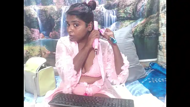 Snapshot of indianmystica694u chatting on 10-13-25, 08:58 indianmystica694u online show from 10-13-25, 08:58