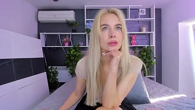Snapshot of SabrinaSharm chatting on 05-31-26, 05:04 SabrinaSharm online show from 05-31-26, 05:04