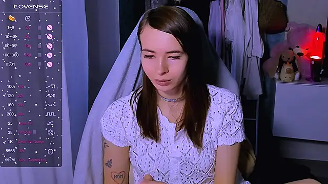 Snapshot of ZoyaMill chatting on 11-10-25, 06:45 ZoyaMill online show from 11-10-25, 06:45