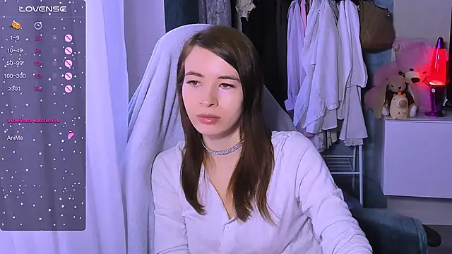 Snapshot of ZoyaMill chatting on 11-14-25, 06:45 ZoyaMill online show from 11-14-25, 06:45