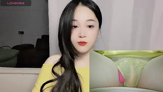 Snapshot of woaiqinqin chatting on 10-26-25, 04:35 woaiqinqin online show from 10-26-25, 04:35