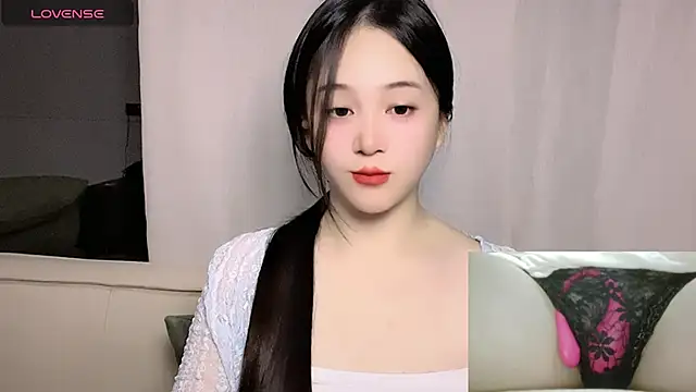 Snapshot of woaiqinqin chatting on 11-15-25, 03:52 woaiqinqin online show from 11-15-25, 03:52