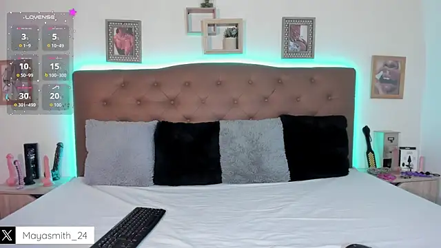 MAYASMITH   online show from 01-08-26, 02:25