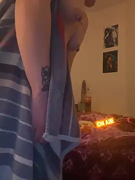 Snapshot of kittykatbean chatting on 12-21-25, 08:05 kittykatbean online show from 12-21-25, 08:05