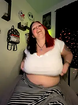 Snapshot of voorheesgirl chatting on 10-09-25, 01:58 voorheesgirl online show from 10-09-25, 01:58