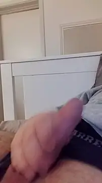 Snapshot of NewJoiner chatting on 12-05-25, 06:26 NewJoiner online show from 12-05-25, 06:26