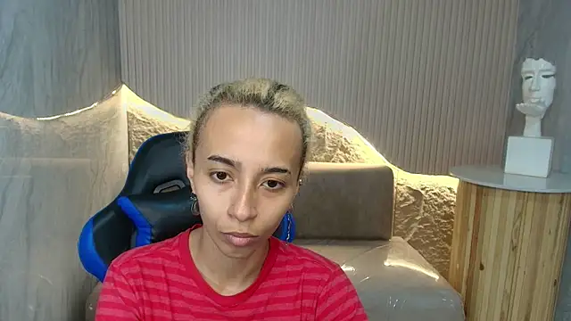 Snapshot of Agnis_ink_r chatting on 11-13-25, 12:59 Agnis ink r online show from 11-13-25, 12:59