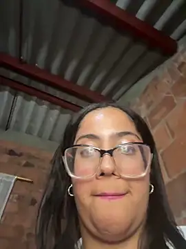 Snapshot of Jessyivonne chatting on 02-11-26, 05:01 Jessyivonne online show from 02-11-26, 05:01