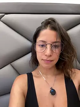 luvely online show from 04-12-26, 10:48