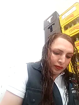 Snapshot of VERONICA__03 chatting on 10-22-25, 02:28 VERONICA 03 online show from 10-22-25, 02:28