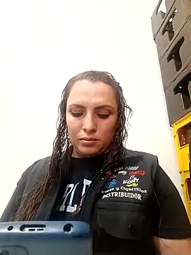 Snapshot of VERONICA__03 chatting on 10-28-25, 02:31 VERONICA 03 online show from 10-28-25, 02:31