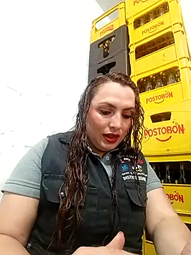 Snapshot of VERONICA__03 chatting on 11-17-25, 03:18 VERONICA 03 online show from 11-17-25, 03:18