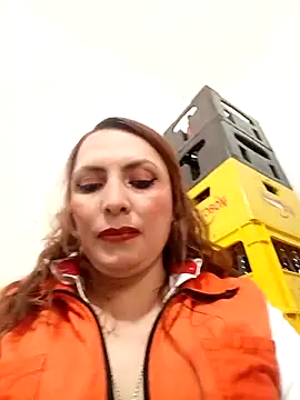 Snapshot of VERONICA__03 chatting on 12-15-25, 05:50 VERONICA 03 online show from 12-15-25, 05:50