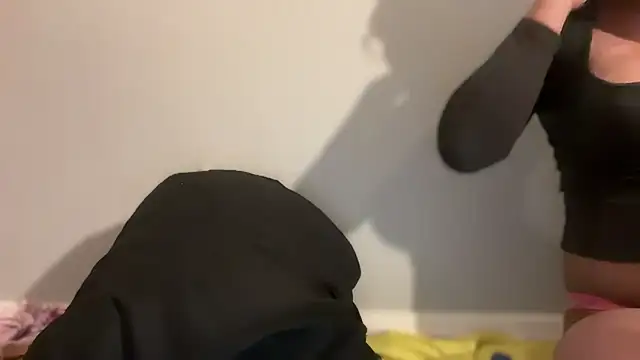 Snapshot of iamvalerixxx chatting on 09-17-25, 06:09 iamvalerixxx online show from 09-17-25, 06:09